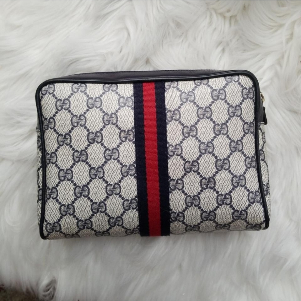 Authentic Vintage Gucci Clutch - Picture 3 of 9